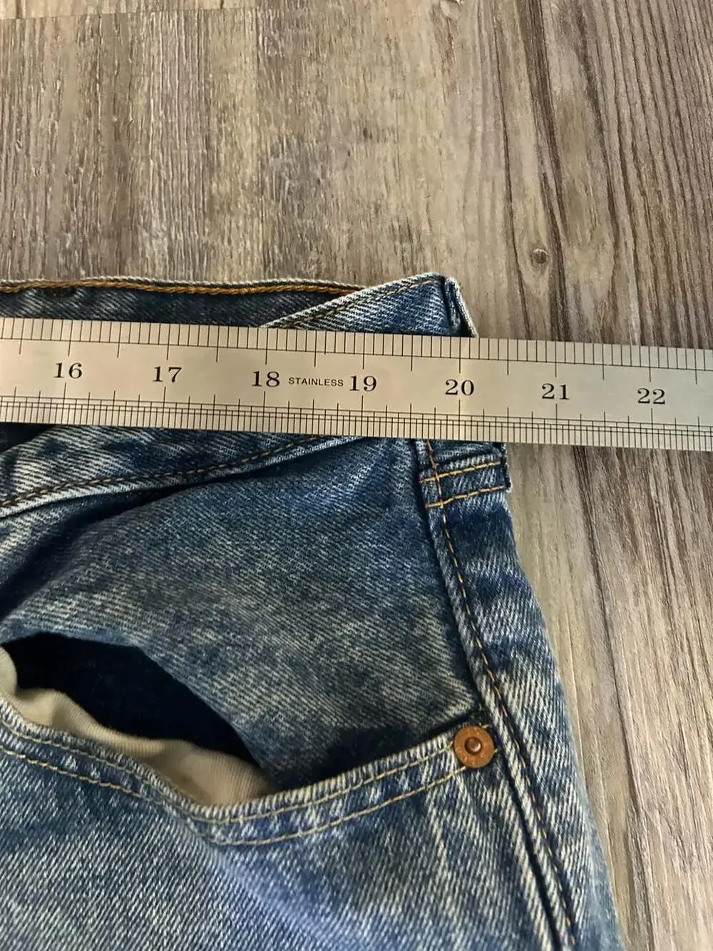 Levi's 501 Original Fit Jeans 42x32 - Picture 2 of 8